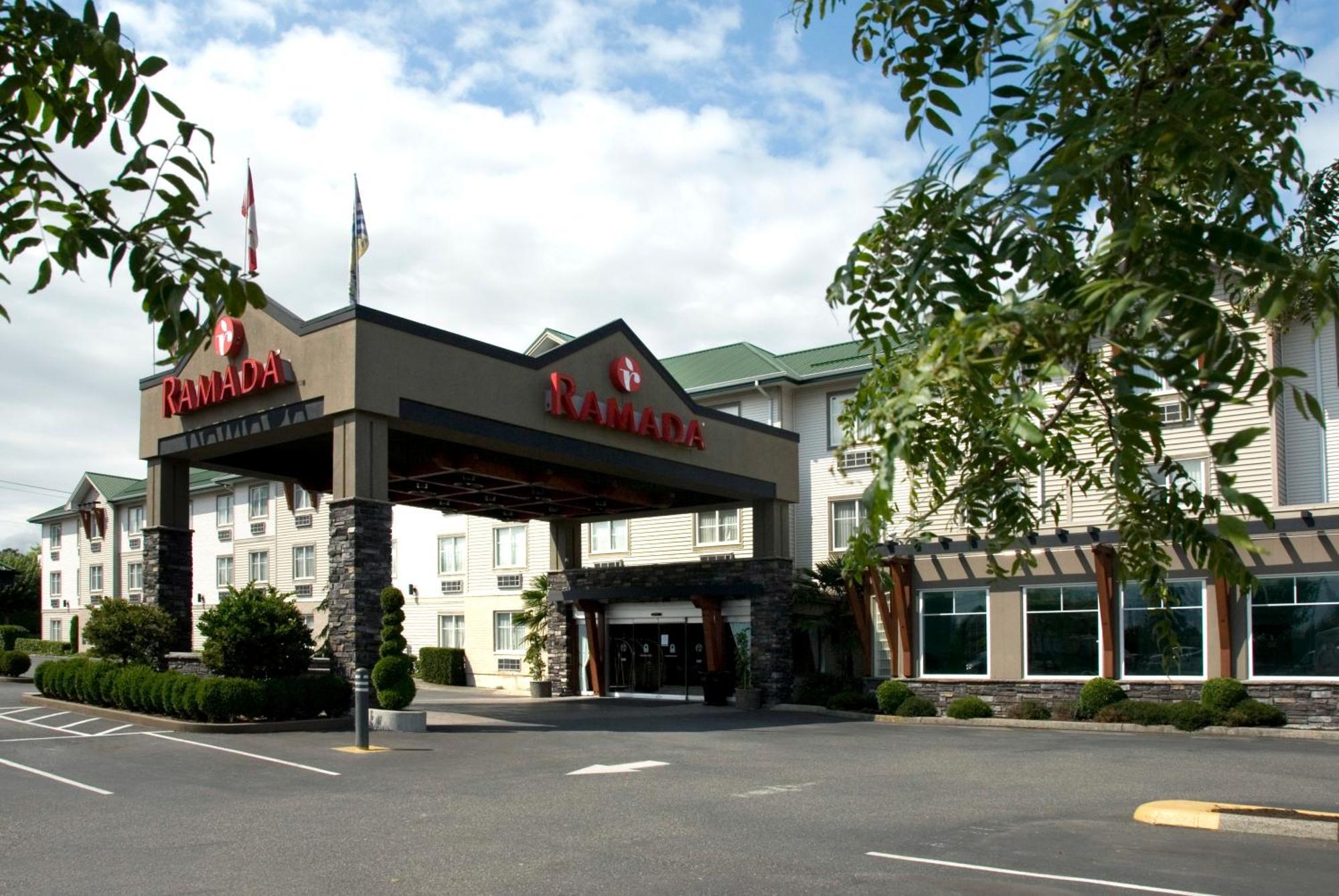 Hotel Ramada By Wyndham Surrey/Langley Exterior foto